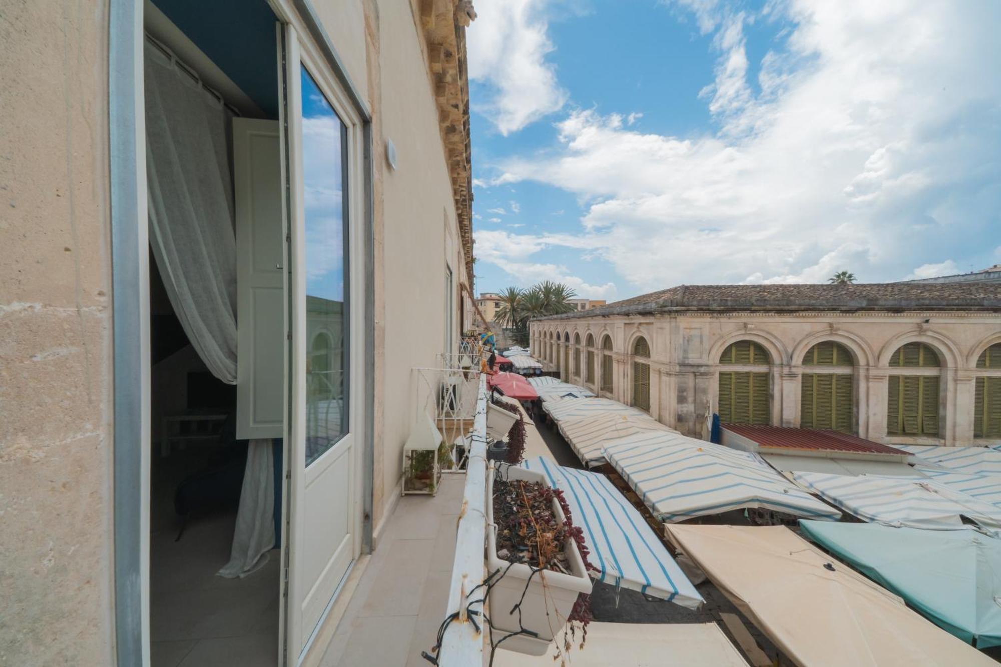 Apartment Arco Del Mercato *
